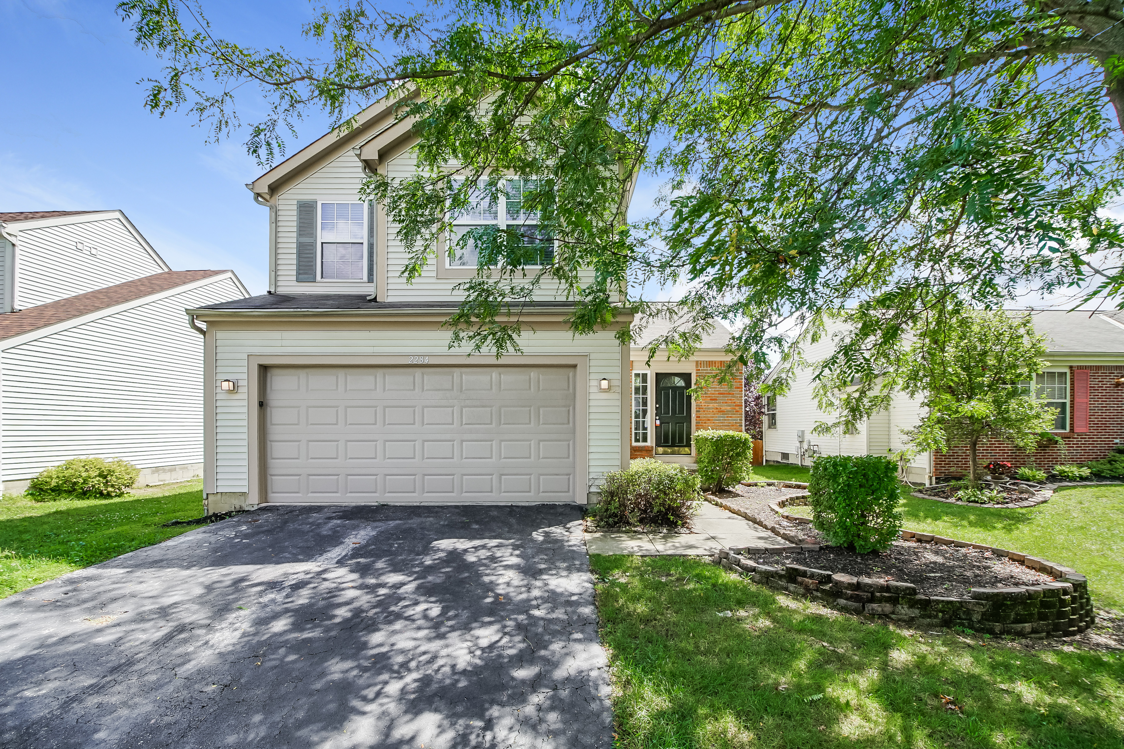 2284 Brookbank Dr Grove City, OH 43123